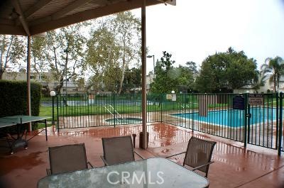 Detail Gallery Image 14 of 17 For 21015 Gresham, Canoga Park,  CA 91304 - 3 Beds | 2/1 Baths