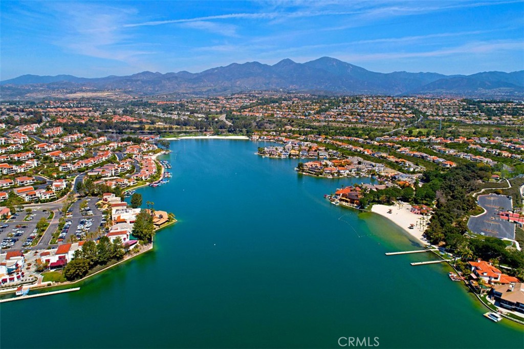 https://media.crmls.org/medias/4d6b2b9c-b089-46b6-b655-52bc2bd126f4.jpg?preset=X-Large