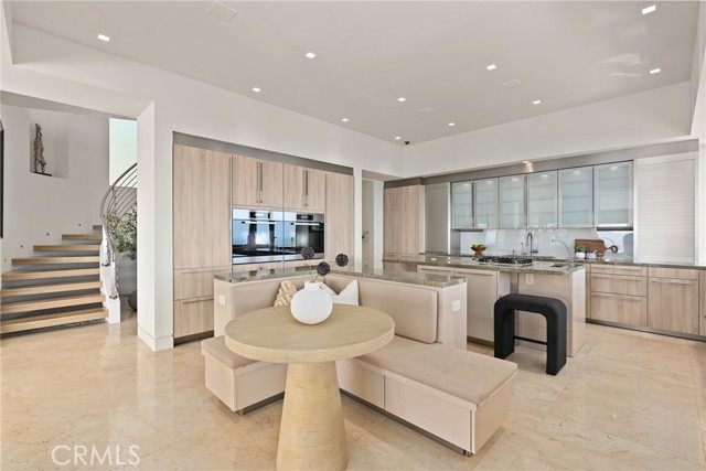 900 Gainsborough Drive, Laguna Beach CA: https://media.crmls.org/medias/4d6b9992-06f6-40af-980c-38095d22717a.jpg