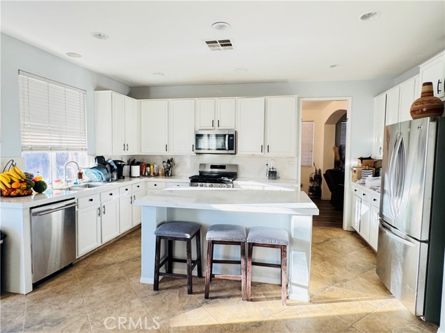 Detail Gallery Image 13 of 40 For 12615 Bellflower, Moreno Valley,  CA 92555 - 4 Beds | 3 Baths