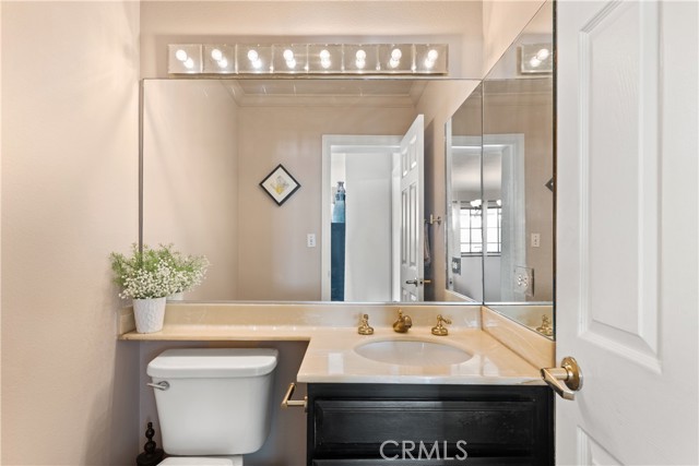 21730 Marylee Street, Woodland Hills CA: https://media.crmls.org/medias/4d6c761d-dff2-49f2-b5d8-327cec250ff3.jpg