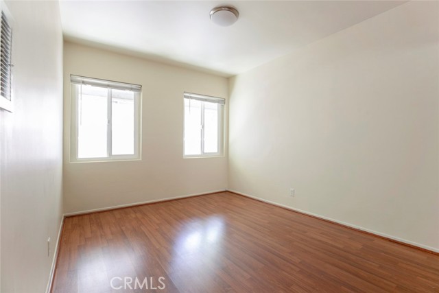 343 Concord Street, Glendale CA: https://media.crmls.org/medias/4d6cb7a5-30dc-4a56-8220-570556a84568.jpg