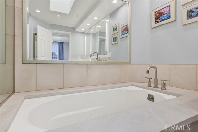 Detail Gallery Image 27 of 38 For 2253 Martin #410, Irvine,  CA 92612 - 1 Beds | 1 Baths