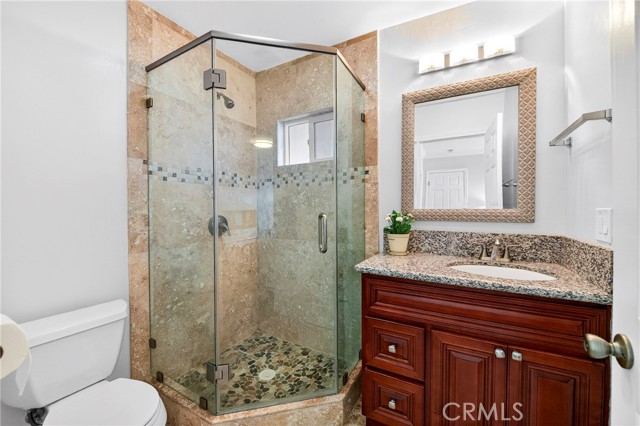 Detail Gallery Image 19 of 36 For 11917 Roseglen St, El Monte,  CA 91732 - 5 Beds | 4 Baths