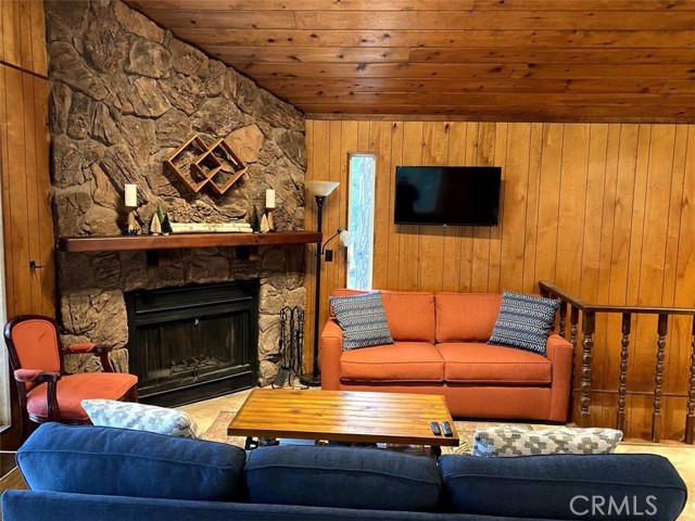 24655 Altdorf Drive, Crestline, California 92325, 3 Bedrooms Bedrooms, ,1 BathroomBathrooms,Residential,For Sale,24655 Altdorf Drive,CROC25041566