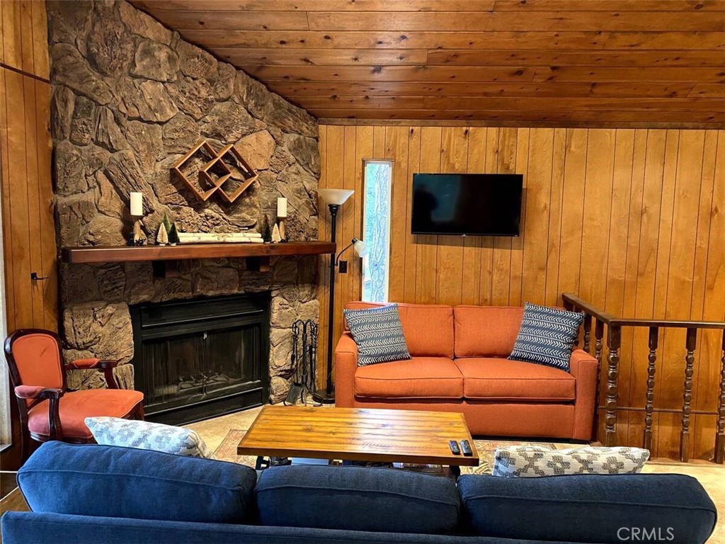 MLS #OC25041566 img 18