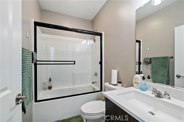 15210 Horizon Street, Fontana CA: https://media.crmls.org/medias/4d6db803-35c1-4ee2-9854-0ca71c561ab3.jpg