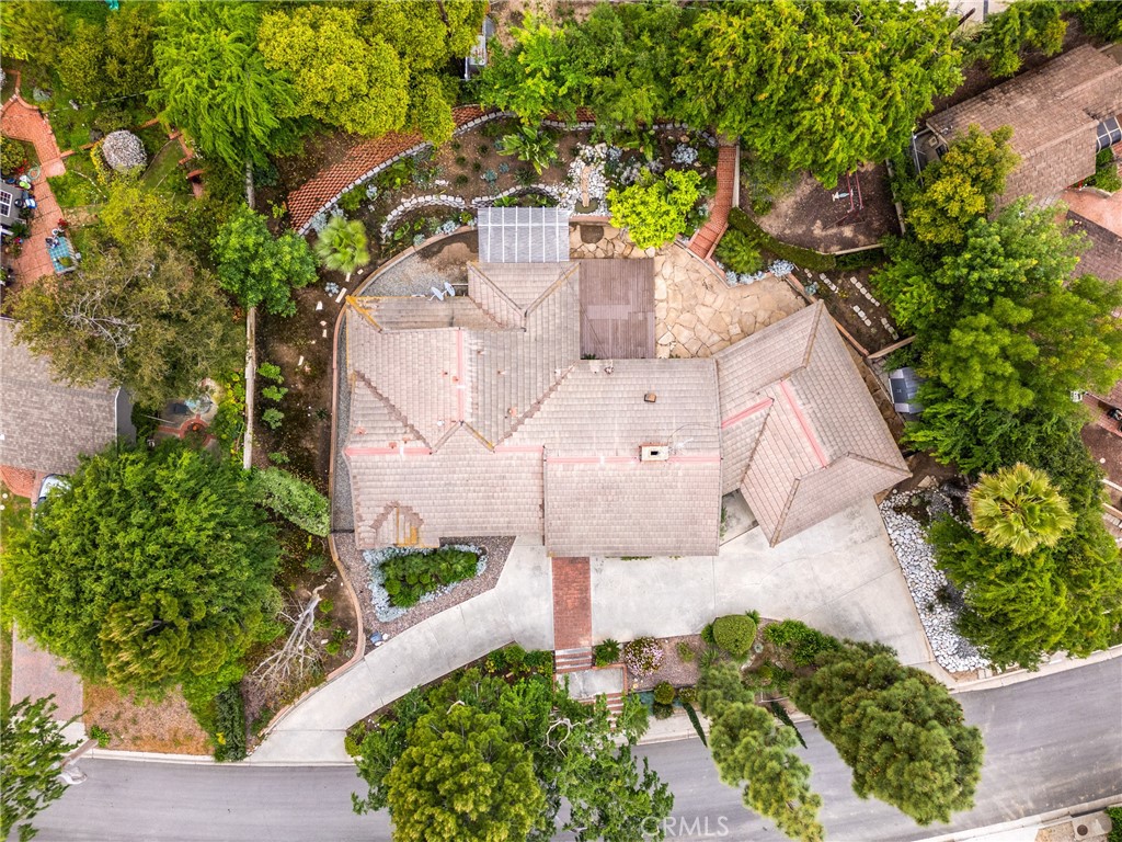 https://media.crmls.org/medias/4d6dbe1c-e007-45f2-88bd-fbf10ddd3b6e.jpg?preset=X-Large