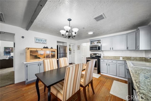 Detail Gallery Image 8 of 34 For 17717 Sierra Trl, Lake Hughes,  CA 93532 - 3 Beds | 2 Baths