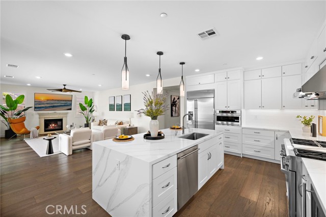 103 Aims, Irvine CA: https://media.crmls.org/medias/4d6f0b91-31b4-4e4f-bf28-87c05d5043db.jpg