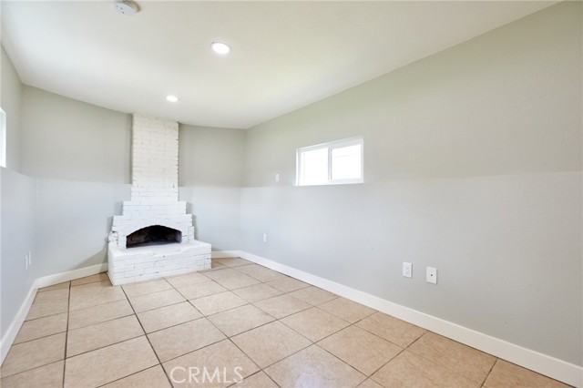 Detail Gallery Image 9 of 18 For 18821 Lynwood St, Bloomington,  CA 92316 - 3 Beds | 1 Baths