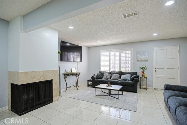 Detail Gallery Image 3 of 44 For 10805 Westminster, Garden Grove,  CA 92843 - 2 Beds | 1/1 Baths