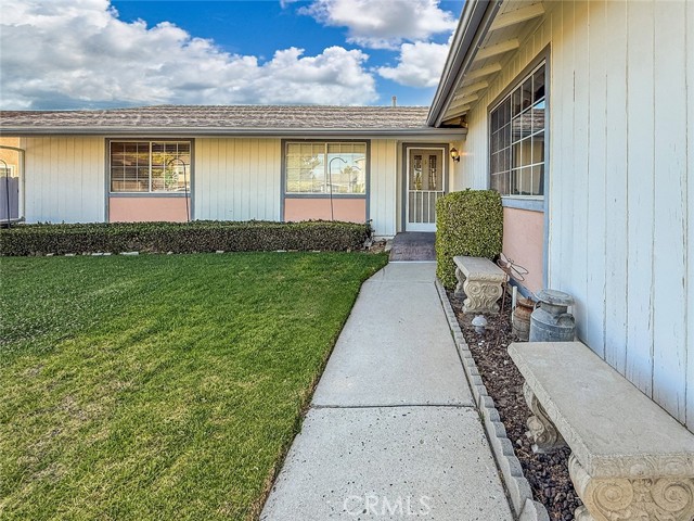 2191 Hilldale Avenue, Simi Valley CA: https://media.crmls.org/medias/4d6f97d6-82be-45d6-a1ca-57d48d827654.jpg