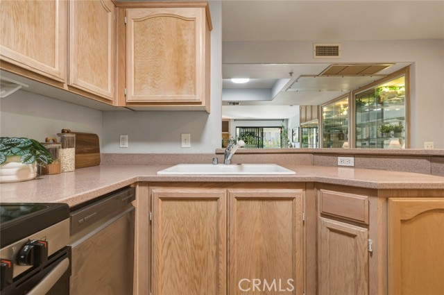 Detail Gallery Image 9 of 49 For 321 N Orange #104,  Monterey Park,  CA 91755 - 2 Beds | 2 Baths