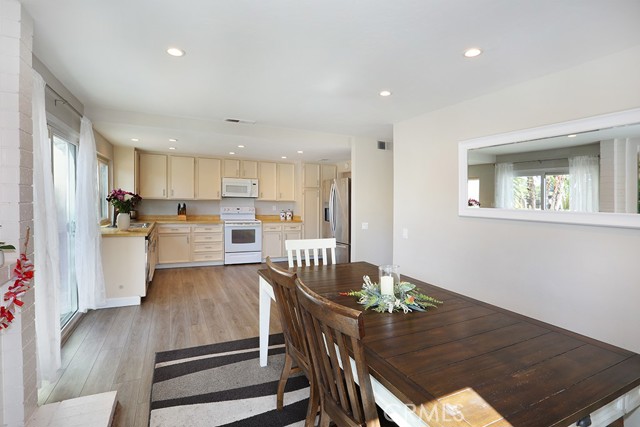 Detail Gallery Image 15 of 46 For 15942 Big Springs, San Diego,  CA 92127 - 3 Beds | 2/1 Baths