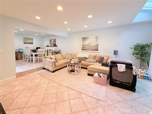 Front Image Thumbnail for CRSR26048127