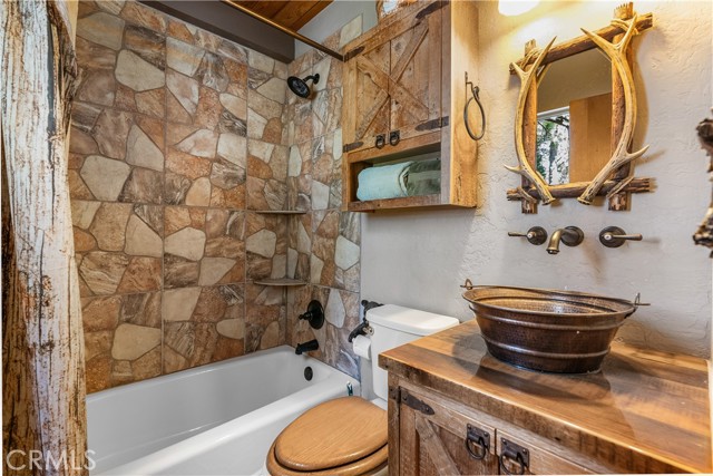 Detail Gallery Image 10 of 27 For 31810 Panorama Dr, Running Springs,  CA 92382 - 2 Beds | 1 Baths