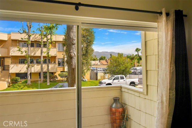 Detail Gallery Image 2 of 31 For 9920 Jordan Ave #1,  Chatsworth,  CA 91311 - 2 Beds | 2 Baths