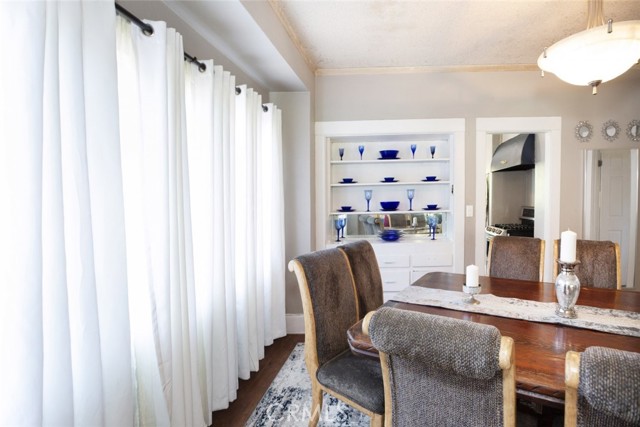 1010 N Madison Avenue, Pasadena CA: https://media.crmls.org/medias/4d71da38-5a83-4f99-804b-248ad3c485e9.jpg