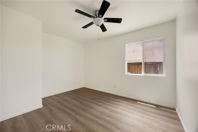 Detail Gallery Image 11 of 32 For 17024 Mastodon Pl, Victorville,  CA 92394 - 4 Beds | 2/1 Baths