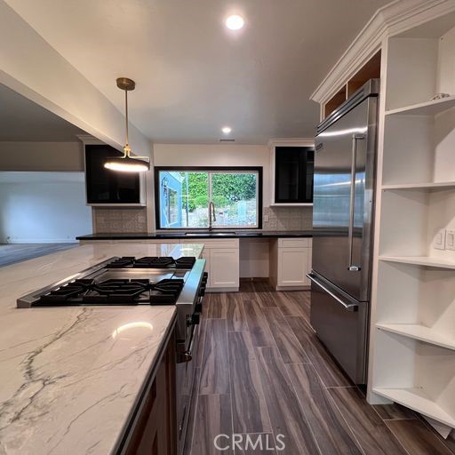 Detail Gallery Image 3 of 12 For 5266 Veronica St, Los Angeles,  CA 90008 - 3 Beds | 3 Baths