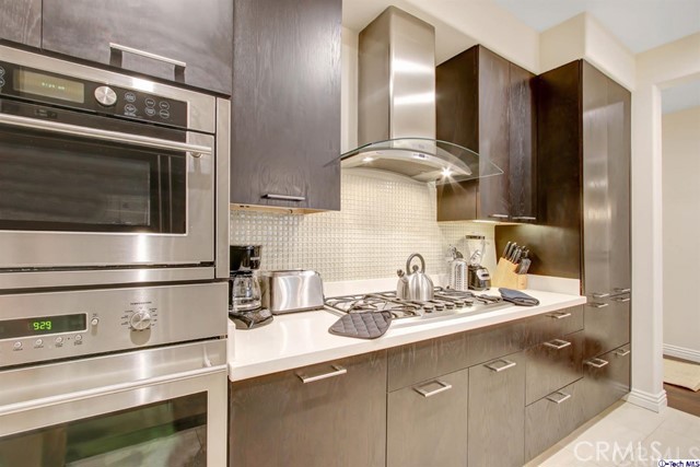 Detail Gallery Image 5 of 15 For 423 Caruso Ave, Glendale,  CA 91210 - 2 Beds | 2/1 Baths