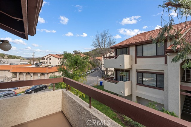 Detail Gallery Image 6 of 31 For 28031 Sarabande, Canyon Country,  CA 91387 - 3 Beds | 2 Baths