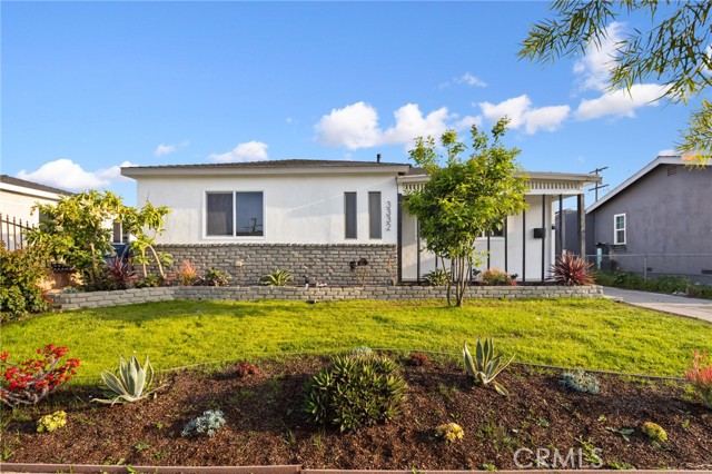 Detail Gallery Image 1 of 14 For 3332 W 134th St, Hawthorne,  CA 90250 - 3 Beds | 2 Baths