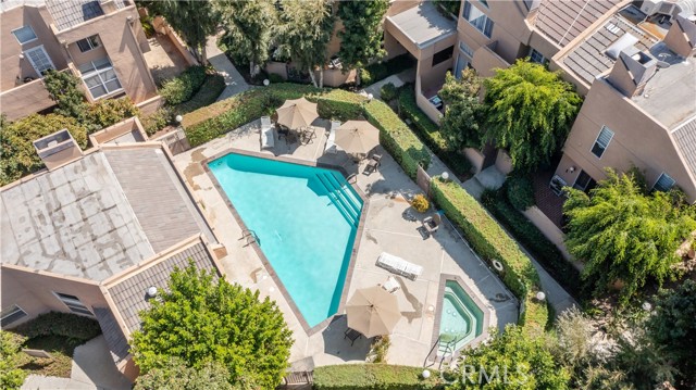 Detail Gallery Image 25 of 27 For 18730 Hatteras St #2,  Tarzana,  CA 91356 - 3 Beds | 2/1 Baths
