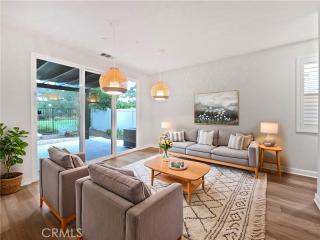 Detail Gallery Image 2 of 28 For 38352 Windingwalk Dr, Murrieta,  CA 92563 - 4 Beds | 2/1 Baths