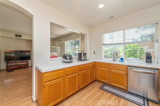 Detail Gallery Image 11 of 52 For 3 Ardmore, Irvine,  CA 92602 - 3 Beds | 2/1 Baths