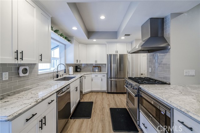 Detail Gallery Image 13 of 51 For 1219 S Catalina Ave, Redondo Beach,  CA 90277 - 4 Beds | 3/1 Baths