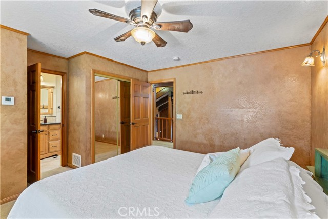 26419 Apache Trail, Rimforest CA: https://media.crmls.org/medias/4d74722f-ec5c-4c66-9bad-88a68c106438.jpg