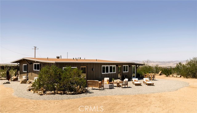 70315 Indian Trail, 29 Palms CA: https://media.crmls.org/medias/4d7541ef-c3a3-4cf7-8371-d7bcd53e5212.jpg
