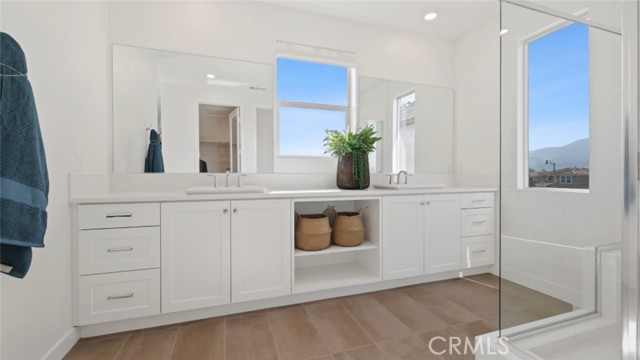 Detail Gallery Image 10 of 27 For 438 Checkerbloom Ln, Santa Paula,  CA 93060 - 4 Beds | 3/1 Baths