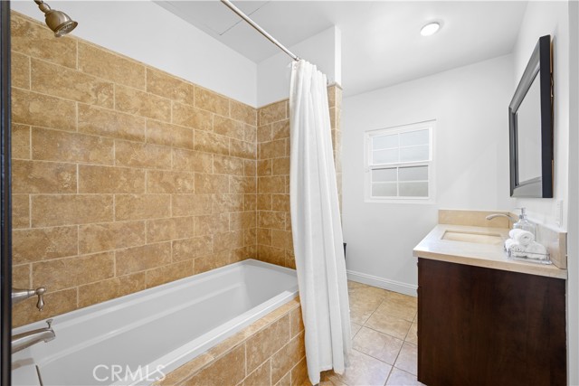 Detail Gallery Image 17 of 22 For 3634 Buena Park Dr, Studio City,  CA 91604 - 2 Beds | 2 Baths