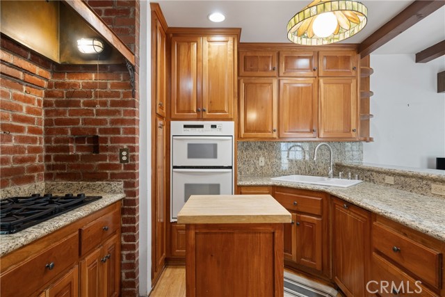 211 E Virginia Avenue, Glendora CA: https://media.crmls.org/medias/4d766dec-2025-4f18-9868-5d3fdfcd4bd3.jpg
