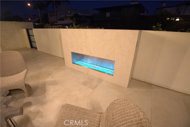 Outdoor Fire place with color Led lighting