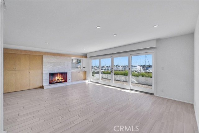 Detail Gallery Image 8 of 34 For 1006 Bay Front, Newport Beach,  CA 92662 - 4 Beds | 5 Baths