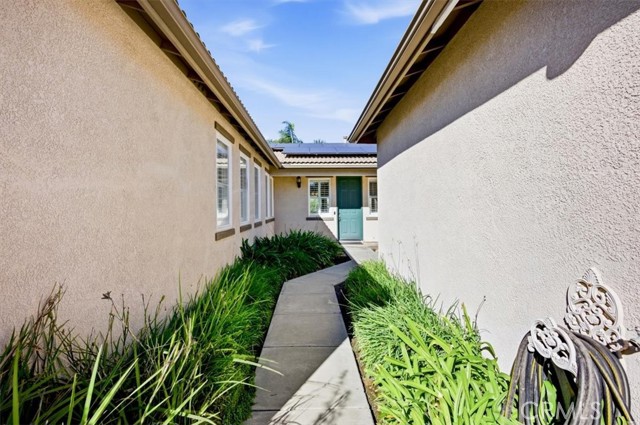 Detail Gallery Image 4 of 42 For 7101 Tawny Owl Ct, Corona,  CA 92880 - 4 Beds | 2 Baths