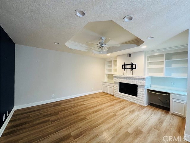 Detail Gallery Image 2 of 13 For 478 E Yale Loop #16,  Irvine,  CA 92614 - 4 Beds | 2/1 Baths