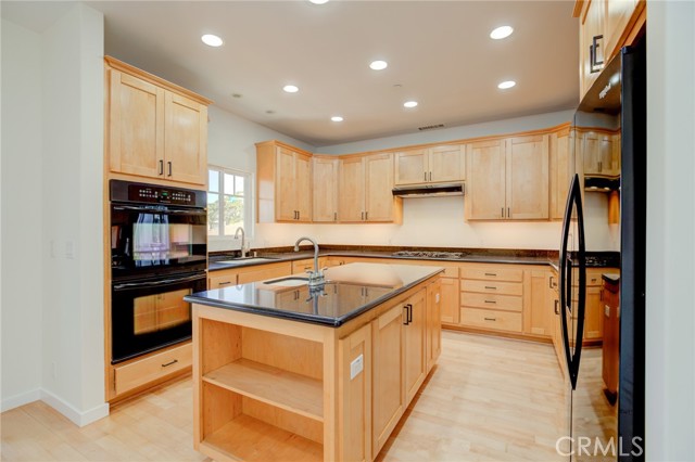 1219 Irena Avenue, Redondo Beach, California 90277, 5 Bedrooms Bedrooms, ,5 BathroomsBathrooms,Residential,Sold,Irena,SB21226617