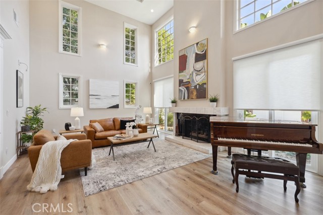 4415 Dulcinea Court, Woodland Hills CA: https://media.crmls.org/medias/4d7897c2-ef07-40fb-a18b-d715bba4b241.jpg