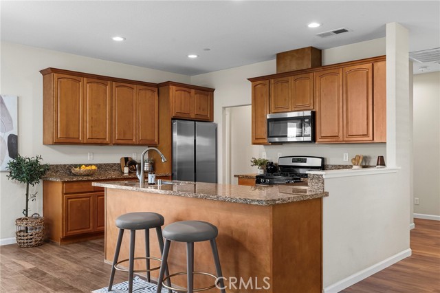 Detail Gallery Image 4 of 47 For 215 Danielson Ln, Chico,  CA 95973 - 3 Beds | 2 Baths