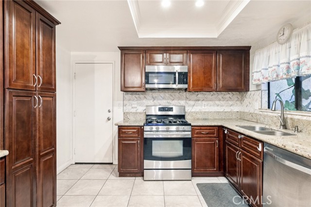 876 SAN PABLO Way, Duarte CA: https://media.crmls.org/medias/4d791137-7842-4171-9c53-bc8b38d55c23.jpg