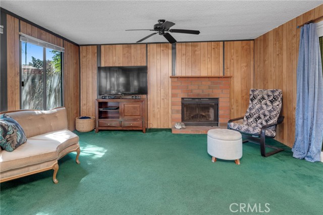 9945 Date Street, Fontana CA: https://media.crmls.org/medias/4d792388-7681-4800-afa0-a0c0056dffdb.jpg