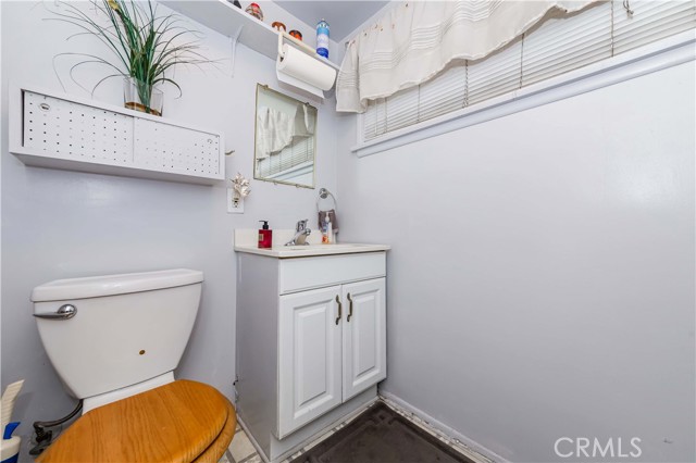 Detail Gallery Image 17 of 23 For 1430 W 123rd St, Los Angeles,  CA 90047 - 3 Beds | 2 Baths