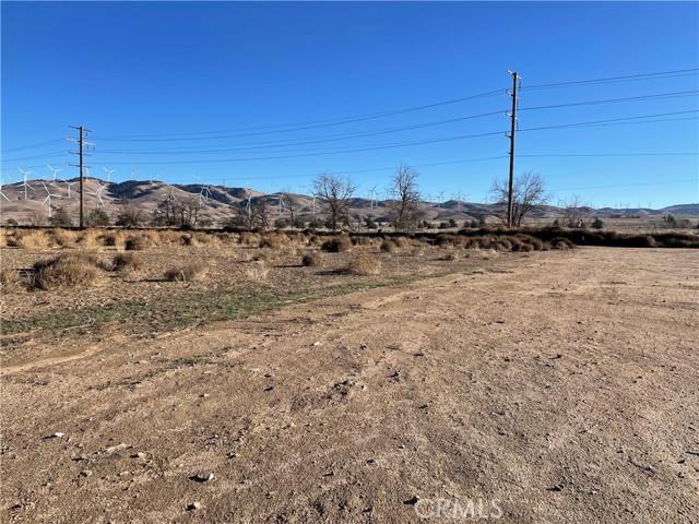 20028 Tehachapi Willow Springs Rd, Tehachapi CA: https://media.crmls.org/medias/4d797c87-b0b3-4176-ab0d-546f88a7e3b7.jpg