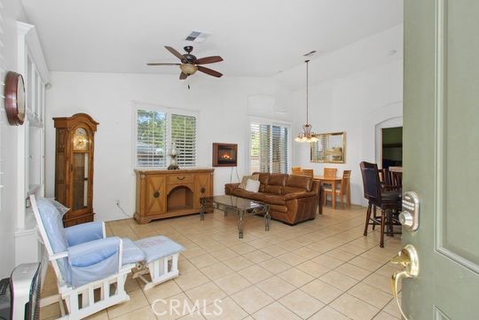 4516 Streamport Drive, Riverside CA: https://media.crmls.org/medias/4d79b33b-43d2-4278-b8fe-79cee6646a42.jpg
