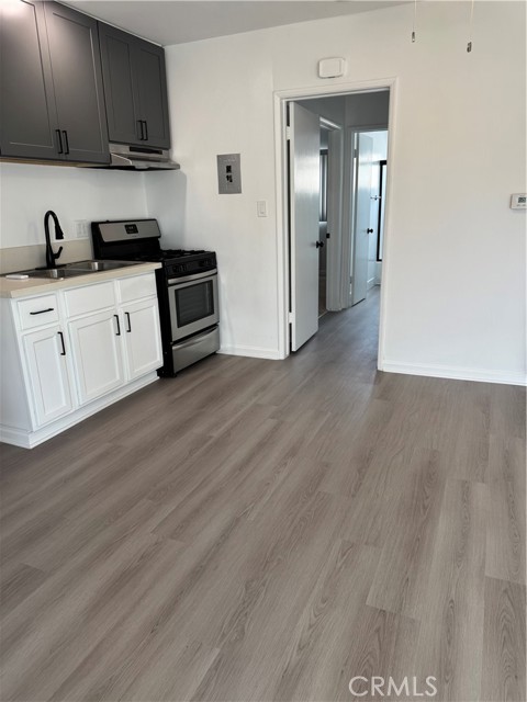 Detail Gallery Image 3 of 24 For 12221 Peacock Ct #4,  Garden Grove,  CA 92841 - 1 Beds | 1 Baths